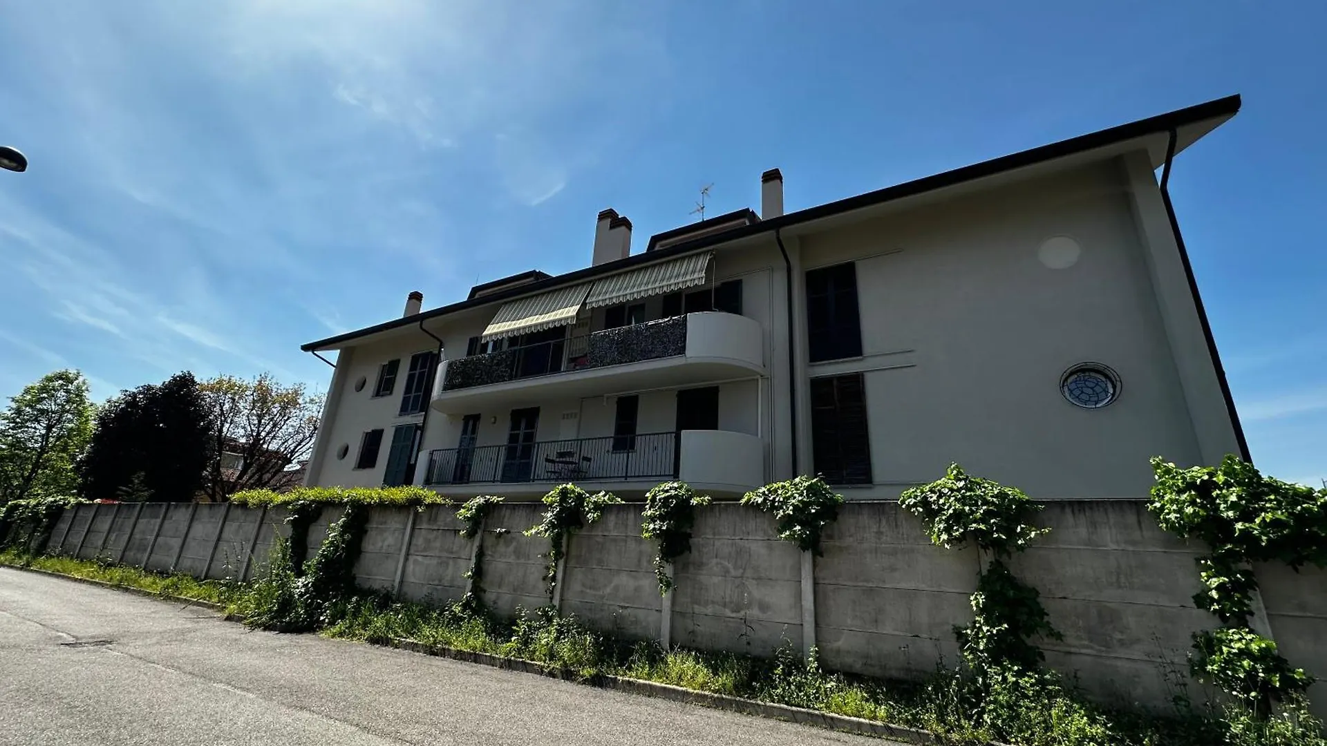 Апартаменты Casa Ventitre - Ampio Bilo Con Grande Balcone Чернуско-суль-Навильо Италия