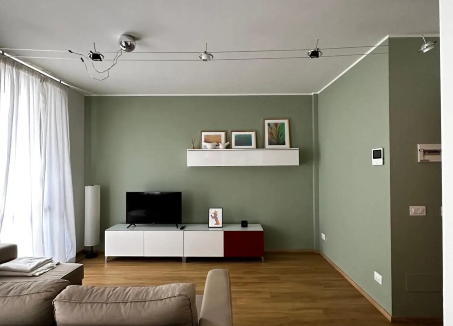 Апартаменты Casa Ventitre - Ampio Bilo Con Grande Balcone Чернуско-суль-Навильо